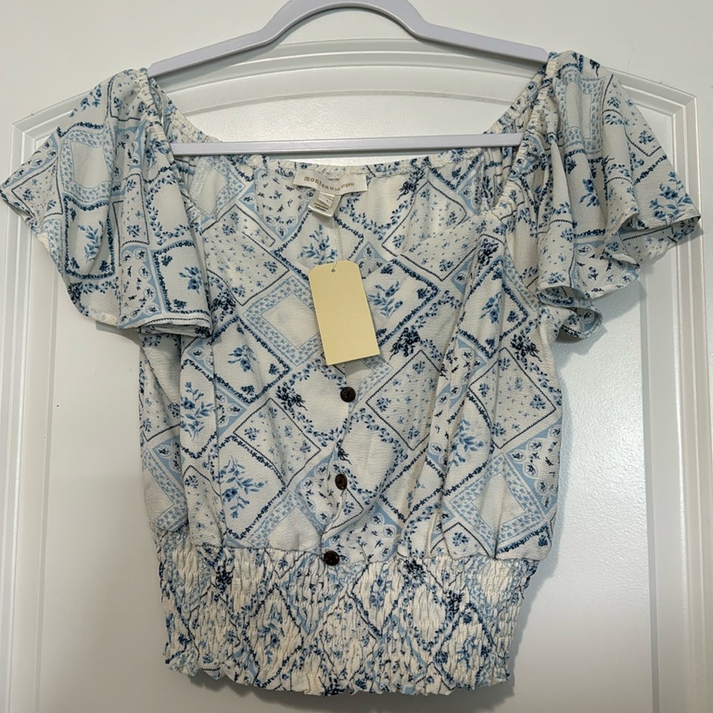 Monteau blouse, size large